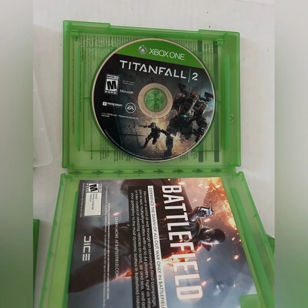 Xbox One Call of Duty Gears of War 4 Titan Fall Rise Son of Rome CD Video Games